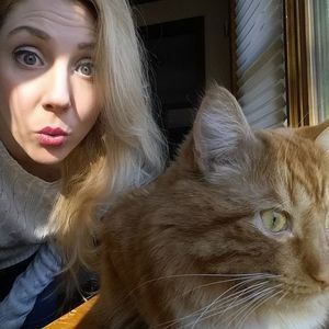 Meet your Posher, Dara